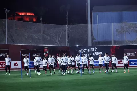 محاضرة وجزء بدني.. الأهلي يختتم تدريباته قبل مباراة البنك الأهلي في الدوري